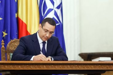 Primele decizii ale Guvernului Ponta: retunarea in etape a contributiilor pensionarilor si doua majorari salariale pentru bugetari