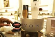 Coty vrea sa cumpere Avon cu orice pret. A majorat oferta de preluare la 10,65 miliarde dolari