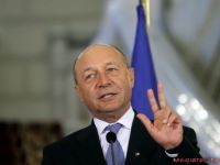 
	Traian Basescu: Romania sustine gasirea de solutii pentru ca Grecia sa ramana in zona euro
