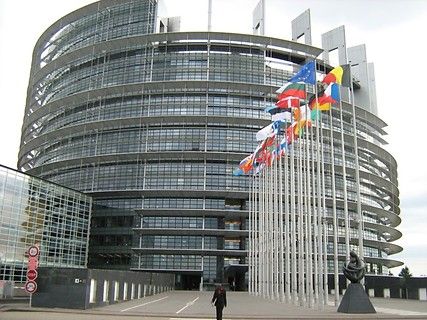 Parlamentul European vrea introducerea taxei pe tranzactiile financiare. Puterile economice din UE spun NU