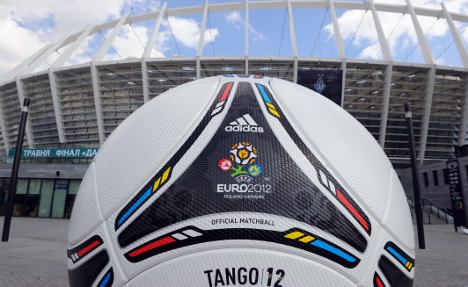 Competitie de 800 milioane de euro. EURO 2012 va atrage un milion de turisti in Polonia si Ucraina