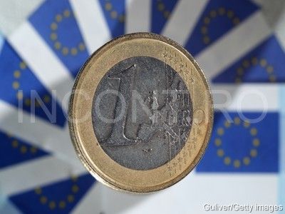 Cursul a atins un nou maxim istoric pe piata interbancara: 4,4750 lei/euro. Spania si Grecia trag in jos monedele din regiune