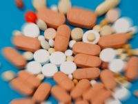 
	Primii 10 producatori de medicamente au o cota de piata de aproape 60%
