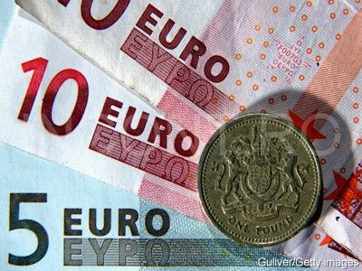 Euro da iar semne de revigorare. Cursul a ajuns pe interbancar la 4,4750 lei/euro, dupa un nou sondaj privind alegerile din Grecia