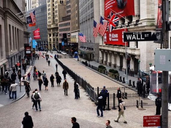 Castigurile directorilor de pe Wall Street au crescut cu 20% in 2011, desi companiile lor au suferit pierderi puternice