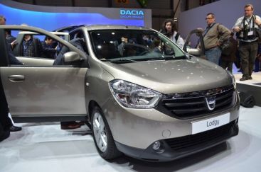 Dacia Lodgy a fost lansata oficial in Romania. Preturile pornesc de la 9.500 de euro GALERIE FOTO+VIDEO