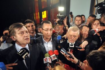 Primele rezultate oficiale il dau pe Sorin Oprescu castigator din nou la Capitala. USL-ul a obtinut 43,93% din mandatele de primari