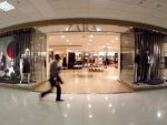 Zara si Bershka se vand bine. Profitul Inditex, cel mai mare retailer de imbracaminte din lume, a crescut cu 30%