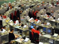 
	Operatorul bursei din Hong Kong preia piata de metale din Londra, cea mai mare din lume
