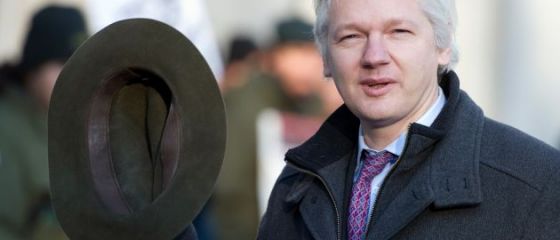 Assange: Filmul despre WikiLeaks, o mare siesta geriatrica