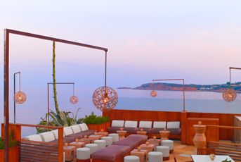 Grecia scoate la vanzare primul complex hotelier de lux, situat in cea mai exclusivista zona GALERIE FOTO