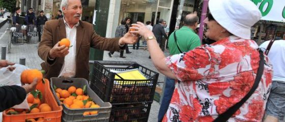 FMI: Criza din zona euro a ajuns intr-o etapa critica. Grecii au inceput sa stea la cozi pentru a primi mancare gratuita