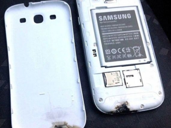 Un Samsung Galaxy S III a luat foc din senin. Compania sud coreeana nu stie cum sa explice incidentul