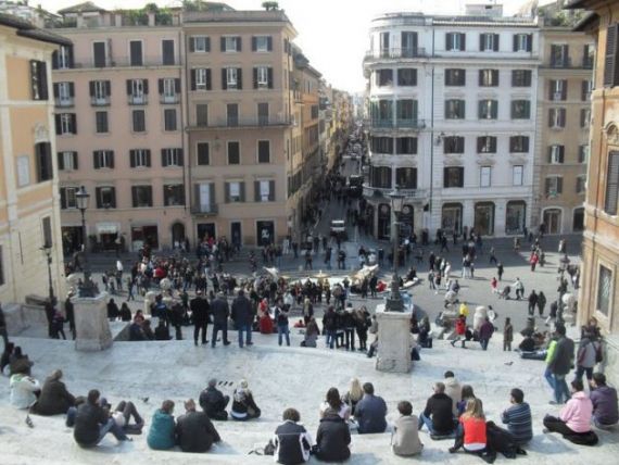 Italia resimte din plin efectele unei datorii prea mari. Cum rezolva copiii de 10 ani criza din zona euro