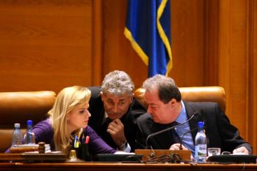 USL a revocat sefii ambelor Camere ale Parlamentului. Vasile Blaga a fost inlocuit cu Crin Antonescu, iar locul Robertei Anastase a fost luat de Valeriu Zgonea VIDEO