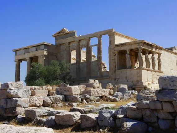 Atena, in cadere libera. Grecia anticipeaza o contractie economica de 6,7%, cu mult peste estimarea anterioara