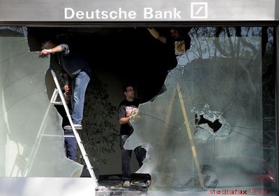 Scandalul manipularii LIBOR zguduie cea mai mare banca germana. Deutsche Bank suspenda doi angajati. La mijloc, contracte de mii de miliarde de dolari