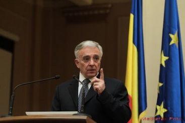 Mugur Isarescu: Fara interventiile BNR am fi platit deja 4,6 sau 4,7 lei pentru un euro VIDEO