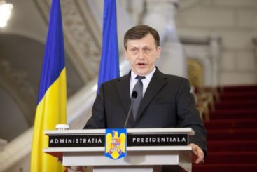 Antonescu, atac la UE: Presedintele, deplin sau interimar, nu primeste ordine si dispozitii de la nimeni. Legile Romaniei se fac in Romania VIDEO