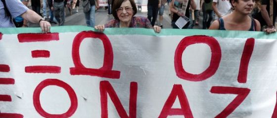 Criza duce la intarirea miscarilor neonaziste. Grecia, indemnata sa se mobilizeze impotriva formatiunii Zori de Aur, prezenta si in Parlament