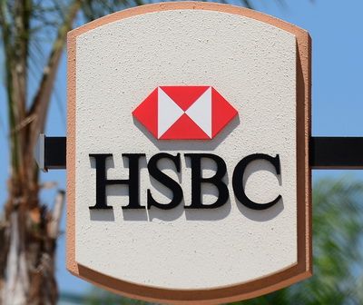 Cea mai mare banca britanica, acuzata de SUA ca a facut afaceri cu teroristi si traficanti de droguri. Director al HSBC demisioneaza din Senatul american