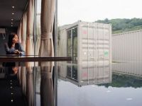 
	Chinezii au construit primul hotel din lume realizat din containere reciclabile FOTO
