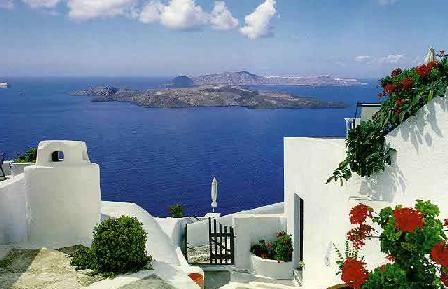 Doar turistii bogati mai pot salva economia Greciei. Ce trebuie sa invete Europa din soarta unei tari cu istorie bogata, dar cu management defectuos