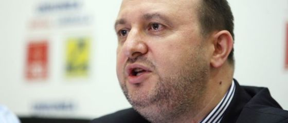 Sotia ministrului de Finante, Laura Chitoiu, si omul de afaceri Ilie Carabulea sunt urmariti penal