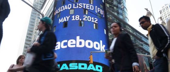 Nasdaq, al doilea mare operator bursier din America, creste compensatiile brokerilor in scandalul listarii Facebook