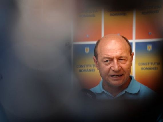 Basescu: Din postura de suspendat, eu n-am cum demisiona