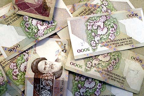 Iranul ingenuncheaza Occidentul, in ciuda embargoului. Cum a ascuns o banca britanica tranzactii de 250 mld. dolari cu Teheranul