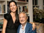 Dragostea nu are varsta: George Soros se casatoreste cu o femeie care are jumatate din anii lui. Inelul de logodna, din aur roz, cu diamant