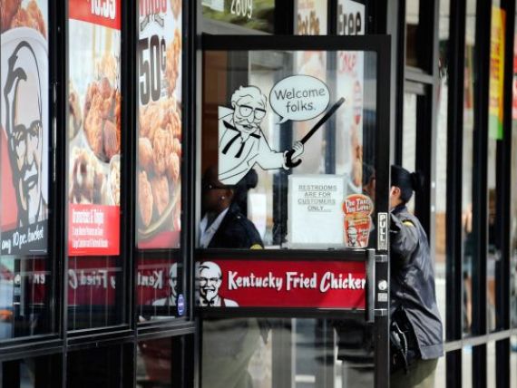 Lovitura. KFC si Pizza Hut, singurele fast-food-uri din sudul Asiei, se retrag de pe piata din cauza angajatilor