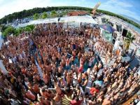 
	Top 10 plaje unde se tin cele mai tari petreceri la nivel mondial. GALERIE FOTO
