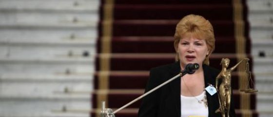 Mona Pivniceru si-a dat demisia din magistratura. Premierul: Sper ca, miercuri seara, va depune juramantul ca ministru al Justitiei