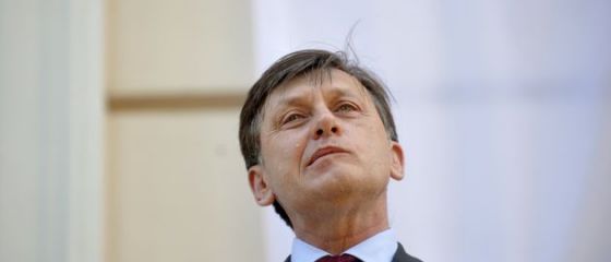 Antonescu: Nu inghit povestea cu economia afectata. Nu ma intereseaza nici comentariile lui Isarescu