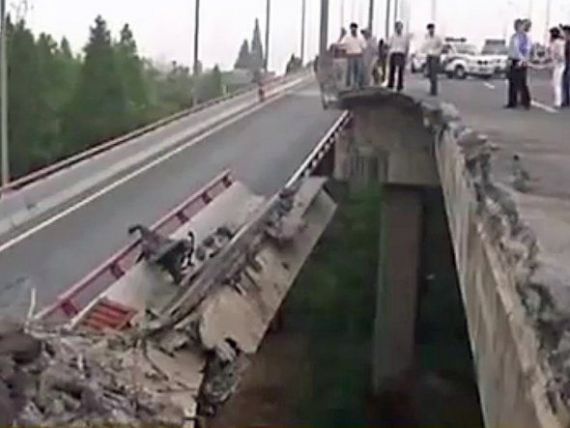 Si chinezii gresesc cateodata. 7 poduri care s-au prabusit neasteptat in ultimii cinci ani GALERIE FOTO