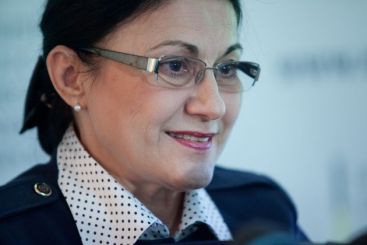 Ministrul Educatiei, implicat intr-un accident rutier. Ecaterina Andronescu a fost ranita la o mana