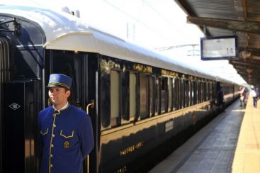 Am demonstrat, din nou, ca Romania este periculoasa pentru straini. Orient Express-ul, atacat cu pietre la Sighisoara