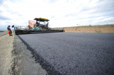 Premiera pentru Romania: autostrada terminata cu 6 luni inainte de termen. Secretul constructorilor