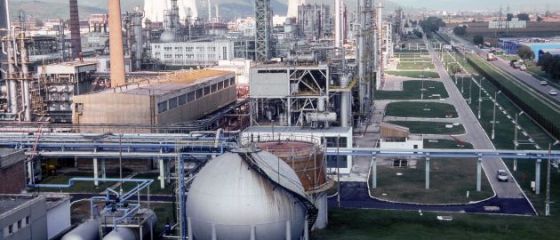 Cel putin trei investitori vor sa cumpere Oltchim. Printre ei, o mare companie din Rusia