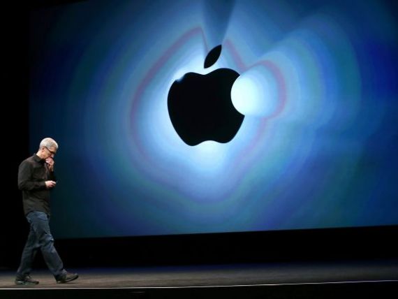 iPhone 5 devine cel mai bine vandut produs Apple. Actiunile companiei au depasit pentru prima data pragul de 700 de dolari