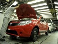 
	Inmatricularile de masini noi s-au prabusit in august. Renault, Dacia si Ford au inregistrat cele mai abrupte scaderi &nbsp;
