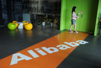 Alibaba China a rascumparat cu 7,6 miliarde dolari jumatate din participatia Yahoo in companie