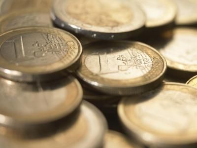 Tarile non-euro, deloc entuziasmate sa adopte moneda unica. Romania isi mentine tinta pentru 2015