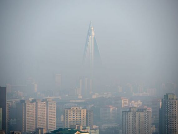 Simbolul suprematiei Coreei de Nord, lasat in paragina. Cum arata hotelul de 105 etaje in forma de piramida GALERIE FOTO