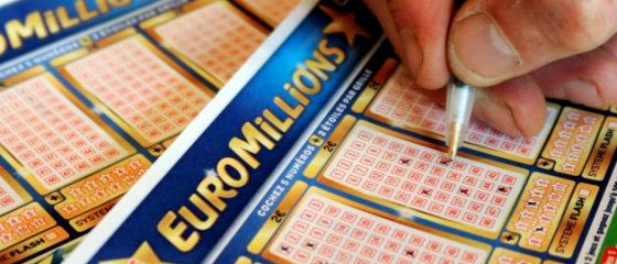 Un spaniol a iesit din criza: a castigat 100 mil. euro la loteria europeana EuroMillions