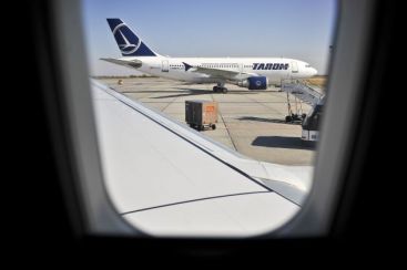 Tarom, prima companie de stat cu management privat. Ce salariu va avea noul sef al operatorului aerian