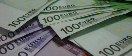 Romania se imprumuta mai ieftin. Randamentele obligatiunilor in valuta au coborat la minime record