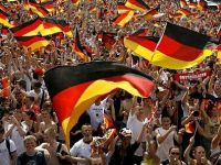 
	Germania nu mai vrea sa fie azilul Europei. Berlinul reintroduce vizele pentru sarbi si macedoneni
